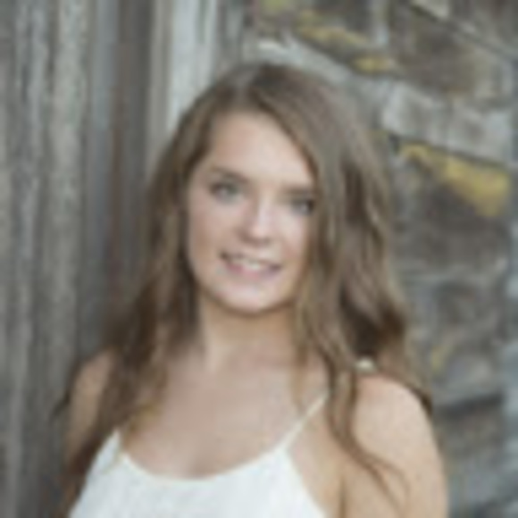 Meet your Posher, Lacey - Picture 1 of 1